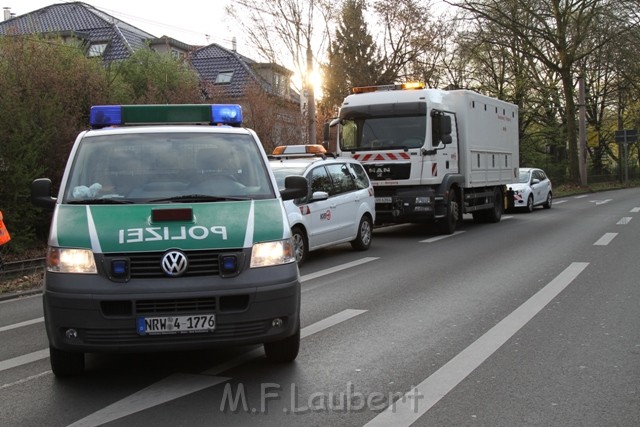 VU Kleintransporter KVB Bahn Koeln Ossendorf Westendstr JK P04.JPG